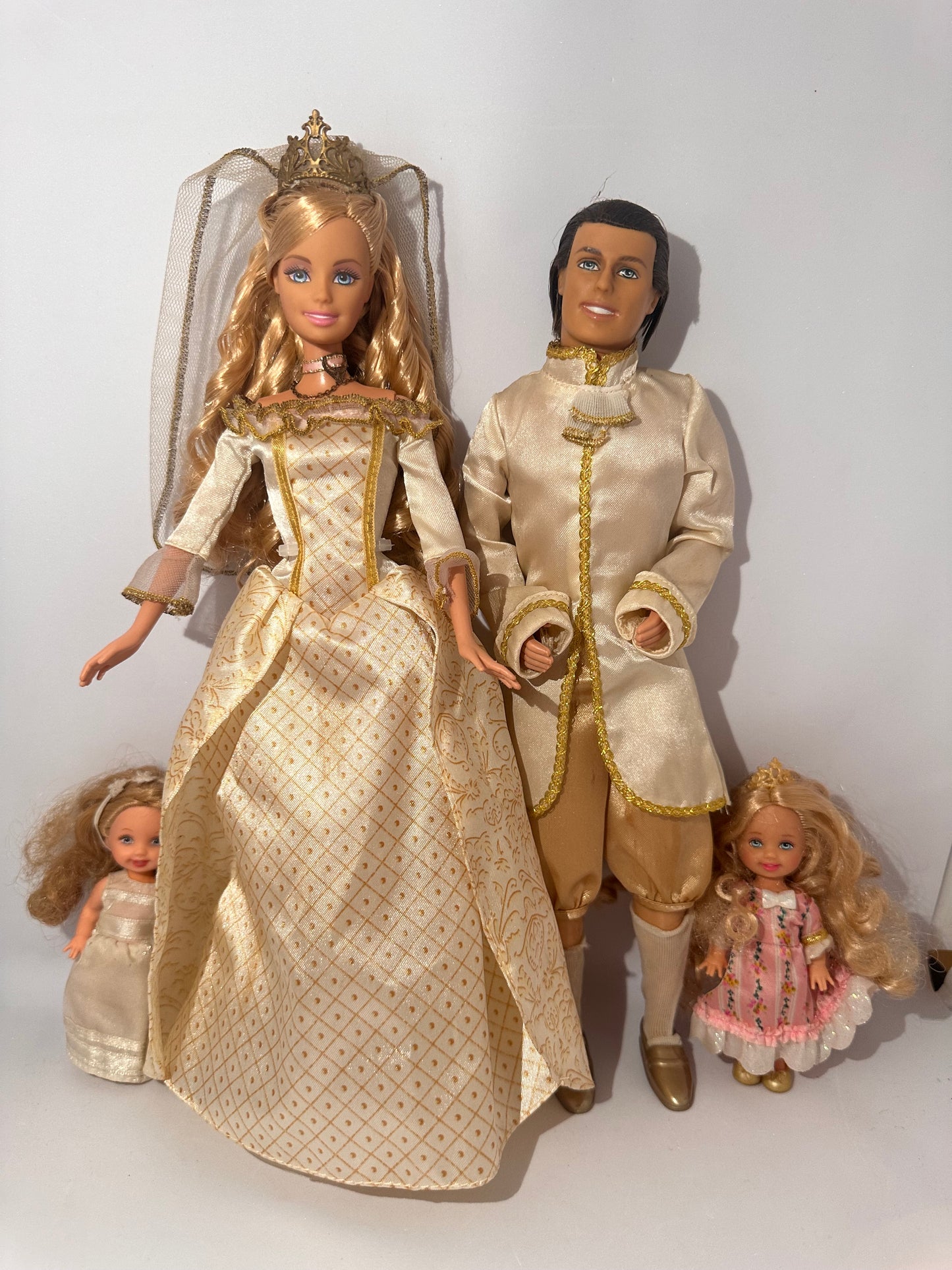 Barbie princess and the pauper Anneliese and ken 2004 wedding set