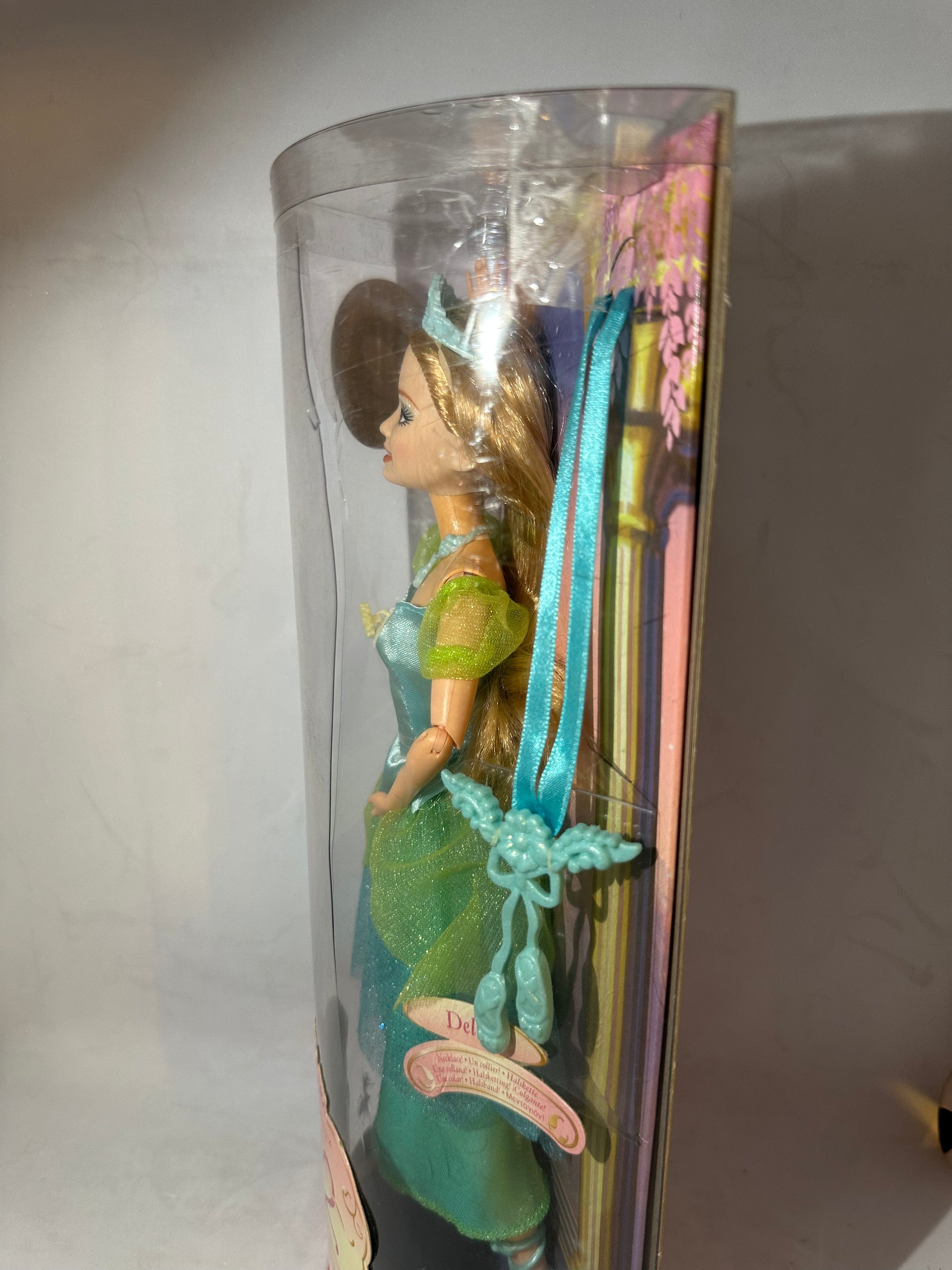Barbie and the 12 dancing princesses Delia 2006 collectible dolls shop Barbie and the 12 dancing princesses Delia 2006 collectible dolls shop